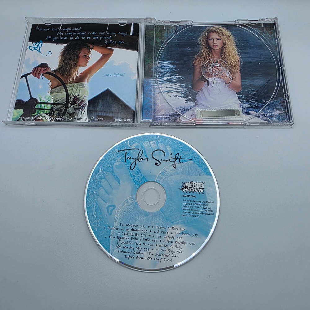 Taylor Swift Self Titled Debut Album CD 2006 Enhanced Content Big Machine Record - Picture 6 of 9
